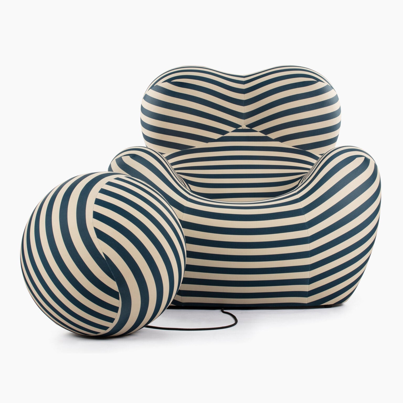 La Mamma Armchair and Ottoman
