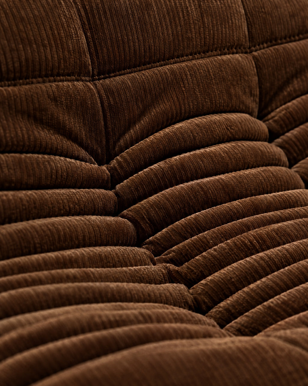 Fireside Loveseat Corduroy – corduroy pleats close-up